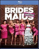 Bridesmaids [Includes Digital Copy] [UltraViolet] [With Pitch Perfect 2 Movie Cash] [Blu-ray]