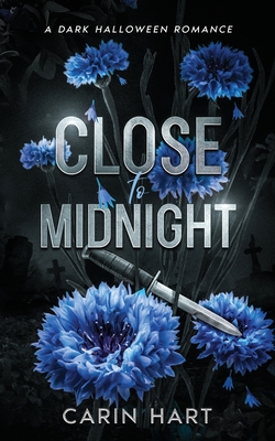 Close to Midnight: A Dark Halloween Romance - Hart, Carin